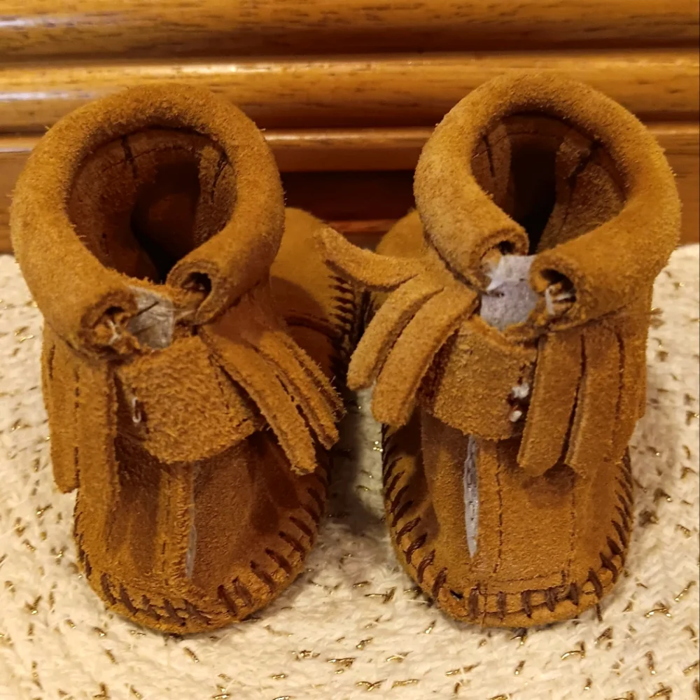 Minnetonka Moccasins Infant/Toddler Back Flap Bootie Brown Suede Size 4